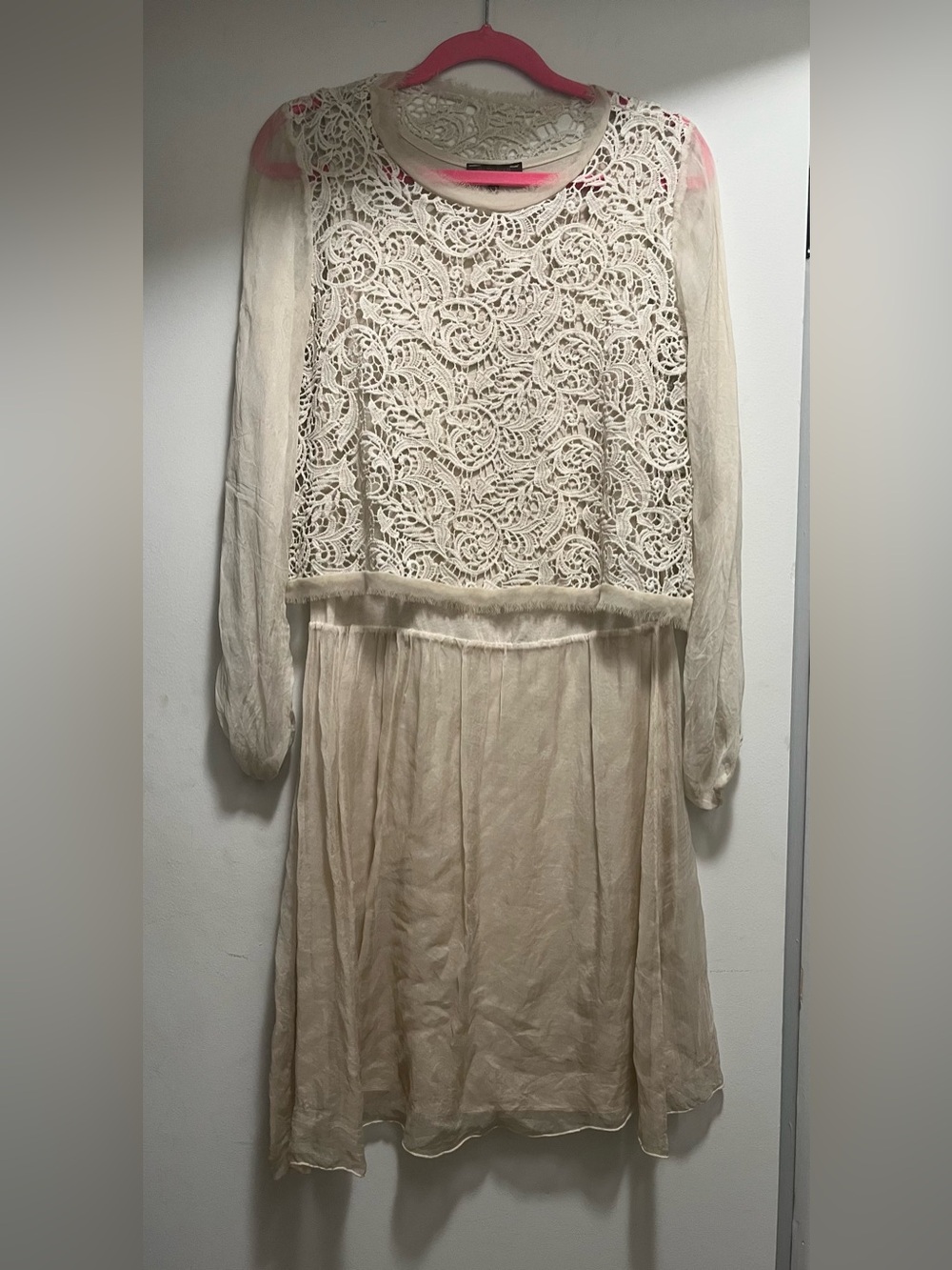 Piazza Roma Cream Long Sleeve Dress with Elegant Design